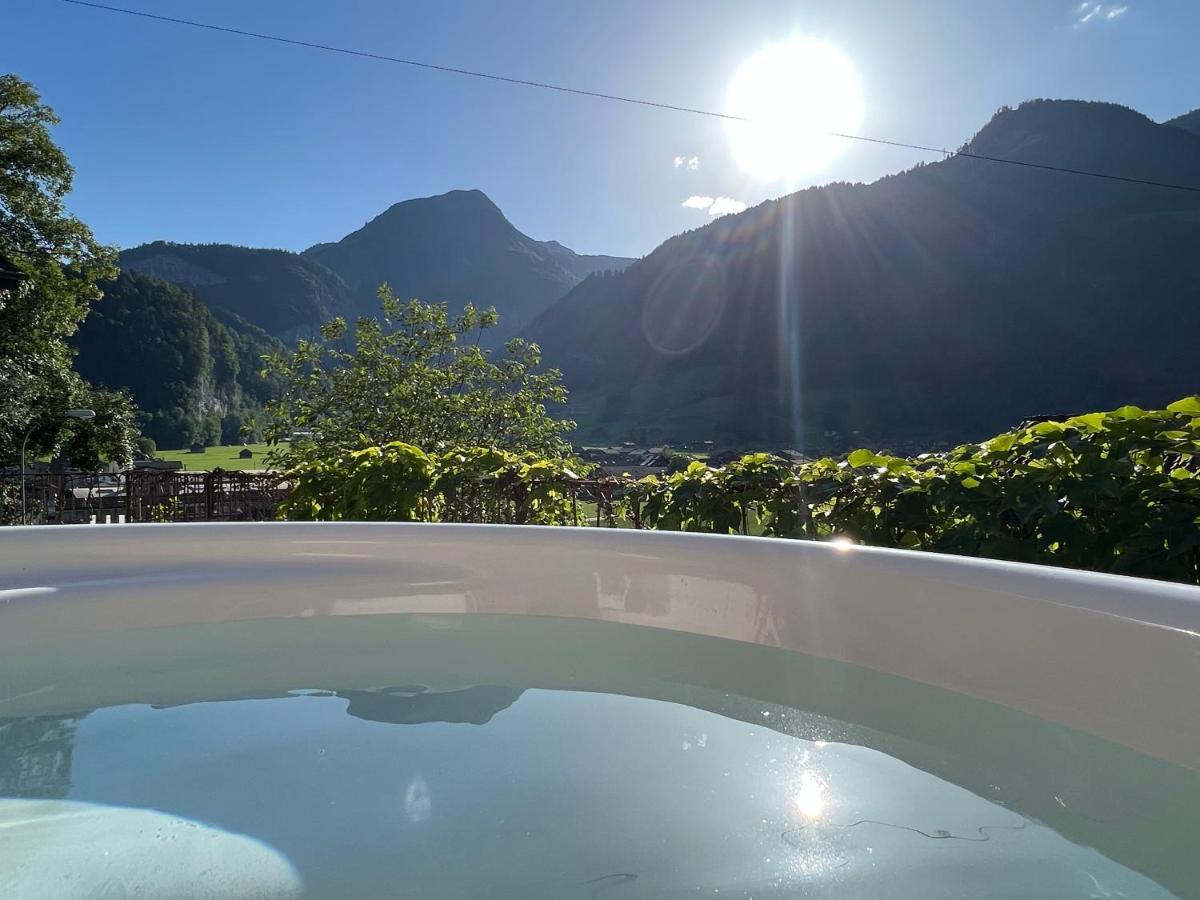 Romantic Private Superior Swiss Chalet With Hottub 룬게른 외부 사진